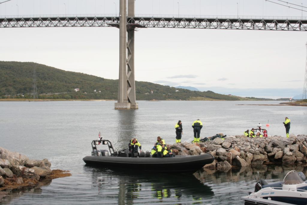 Tjeldsundbrua Maritim Villa Evenskjer Luaran gambar