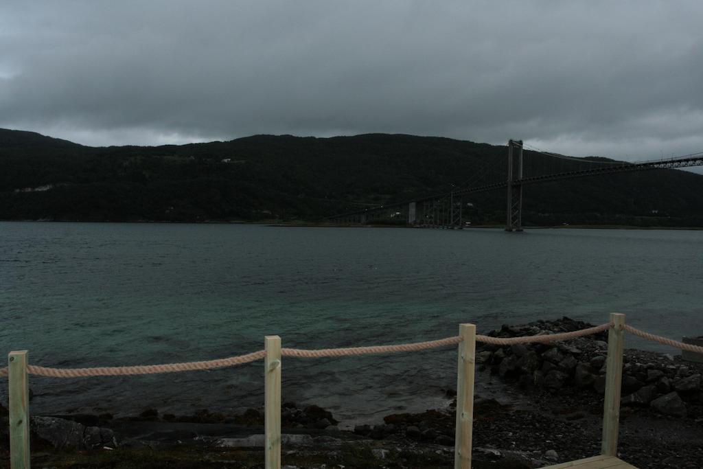 Tjeldsundbrua Maritim Villa Evenskjer Bilik gambar